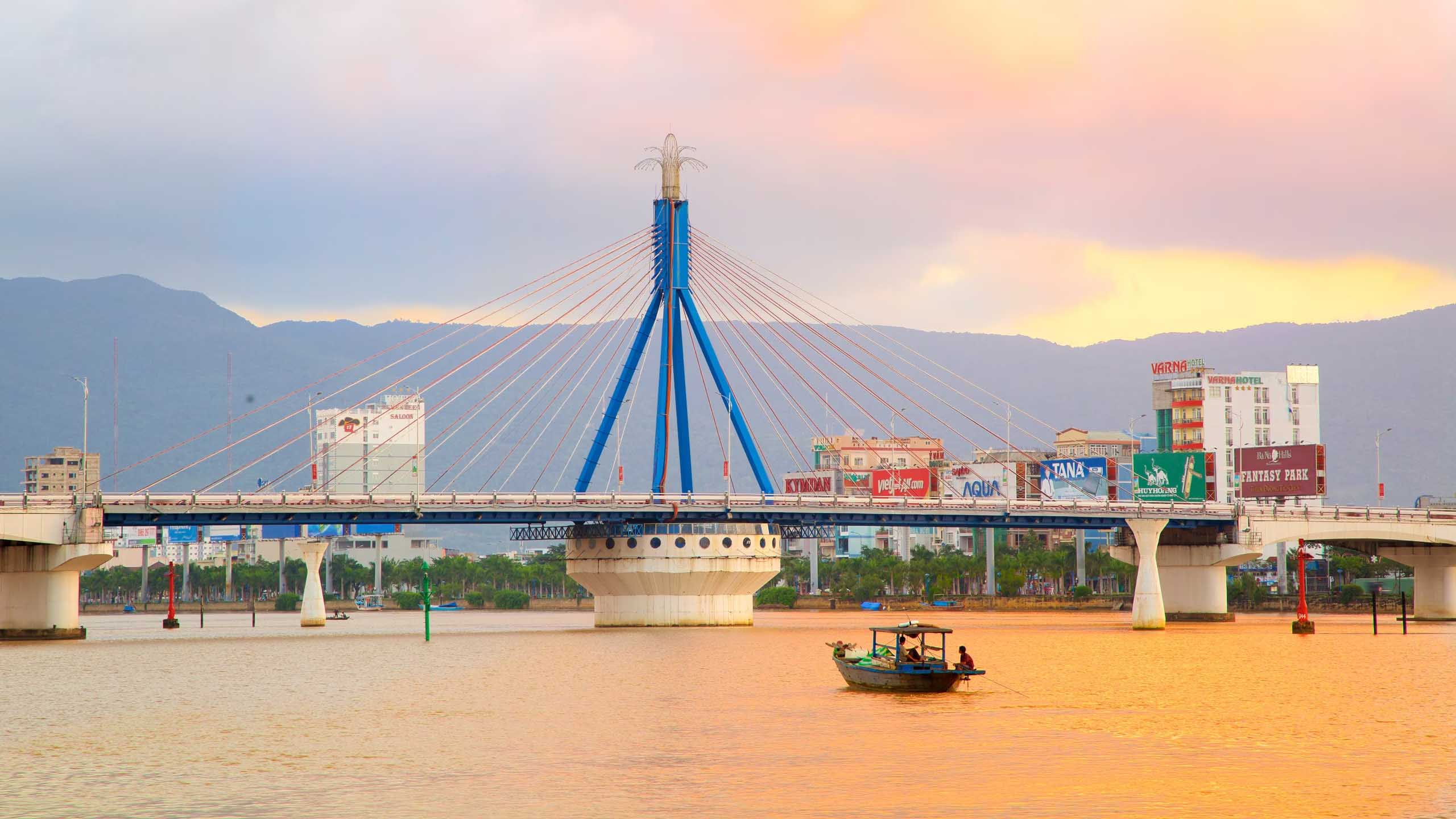 Han River Bridge in Da Nang